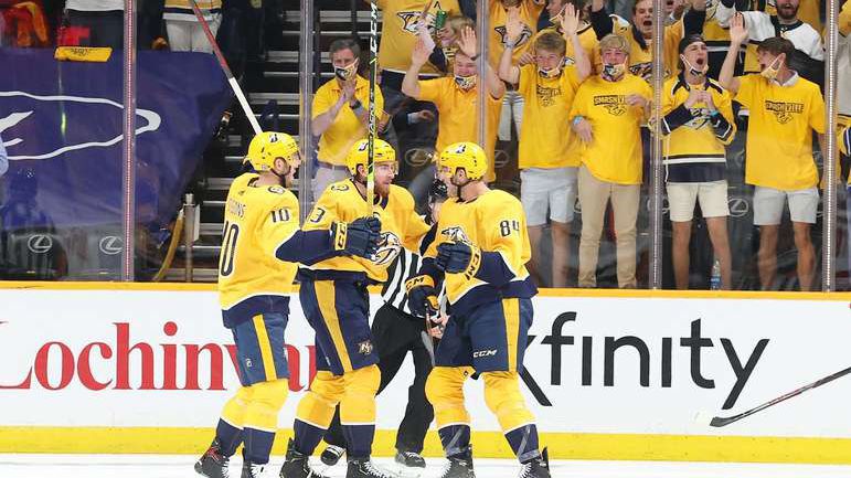 Нашвил с драматична победа над Каролина в плейофите на НХЛ