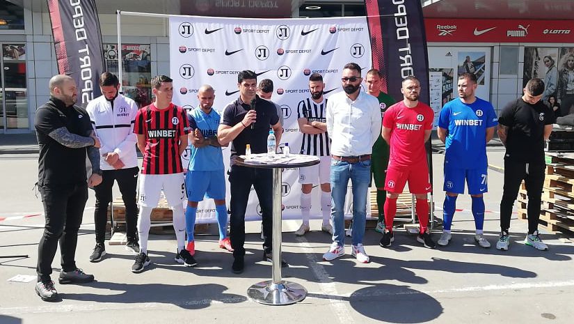 Локо (Пловдив) представи новите си екипи