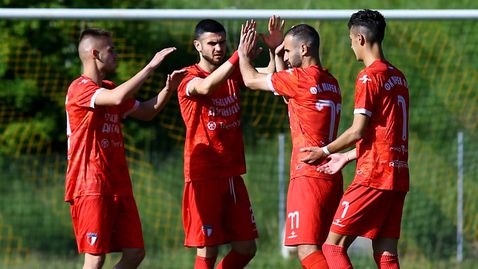  Марек удари Рилецо 