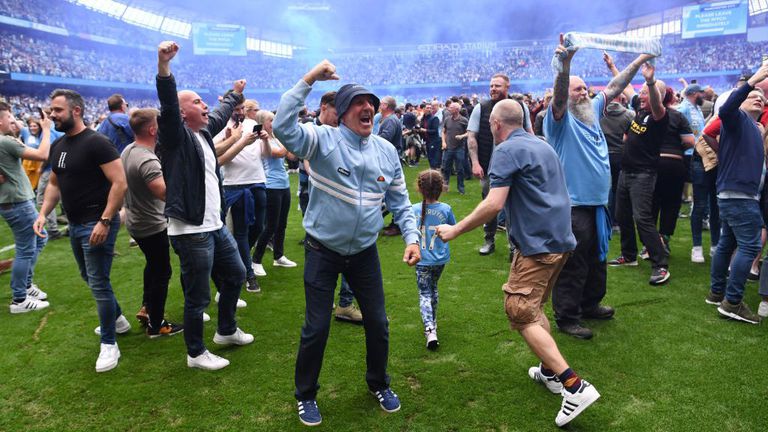  Феновете на Ман Сити нападнаха вратаря на Астън Вила 