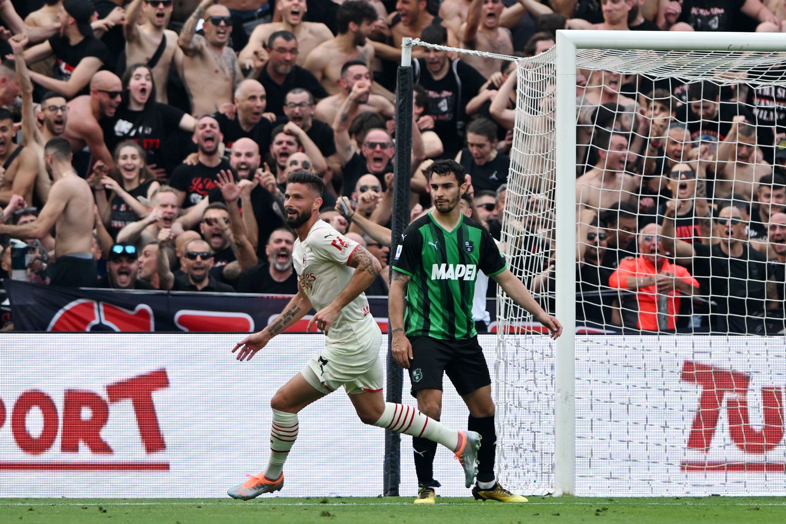 Милан триумфира с 19-ото си Скудето