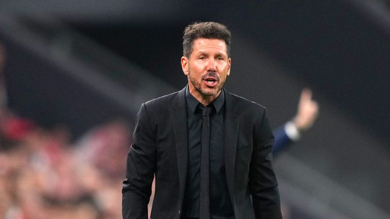 Старши треньорът на Диего смята че не разполага с достатъчно