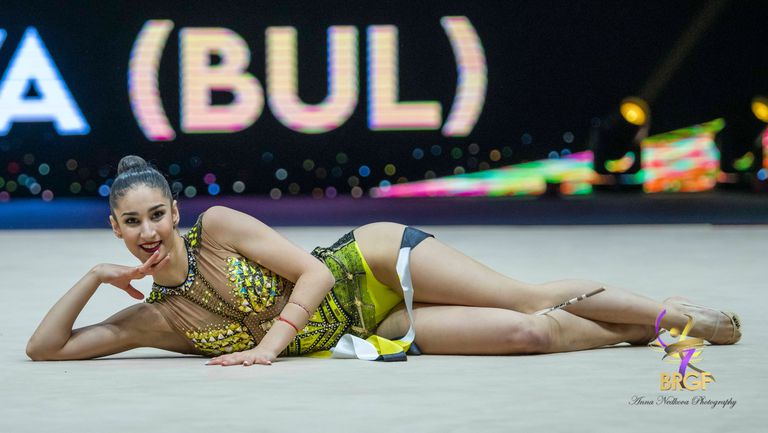 Дебютантката Ева Брезалиева спечели сребърен медал във финала на лента