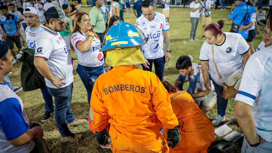 Изключителна трагедия по време на футболен мач в Ел Салвадор