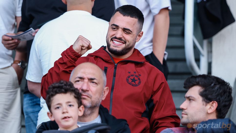 Сектор "Г" посреща феноменалния Карлос Насар на летище "Васил Левски"