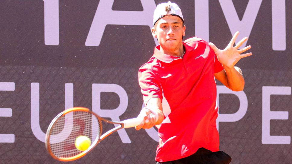 Националът на България за Купа Дейвис Александър Донски се класира