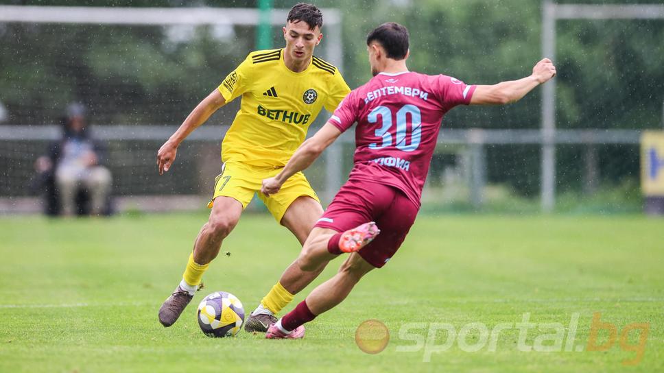 Септември (София) 0:0 Добруджа, пропуск на Михайлов
