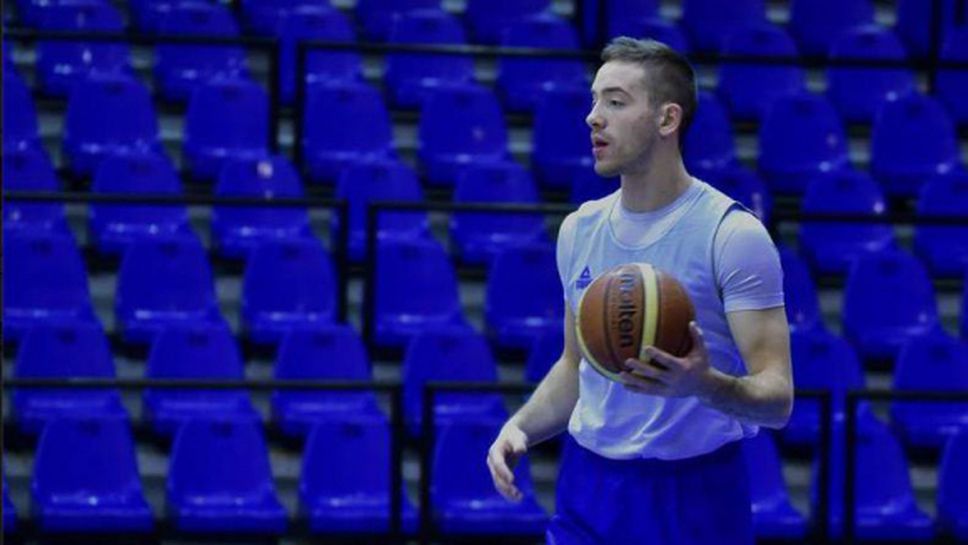 Плоещ и Аврамов останаха начело в Румъния