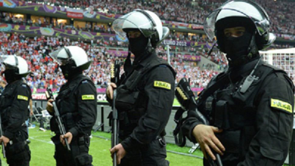 Платини иска спортна полиция да бори футболните хулигани