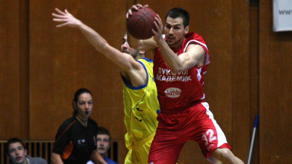 Лукойл ще премери сили с Балкан в контрола