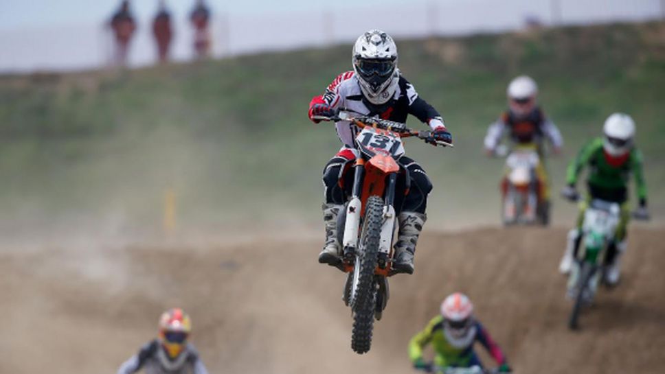 Петър Петров стартира в Аржентина