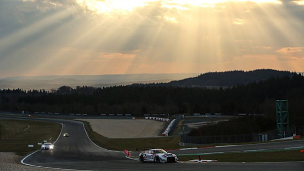 Загина зрител по време на GT състезание (видео)