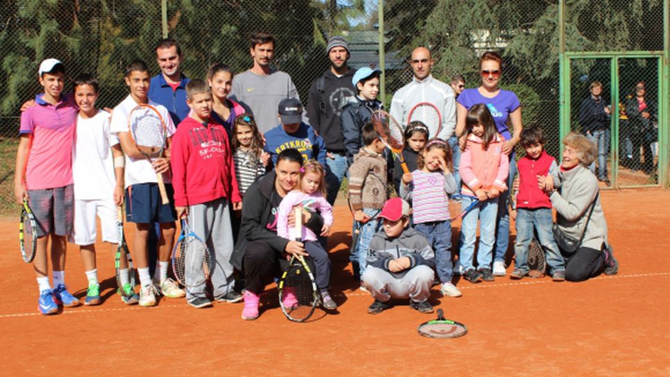 Тенис занимания помагат на деца аутисти