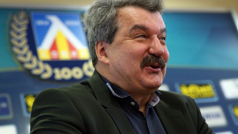 Батков отговори в свой стил на въпросите на "Синя България"