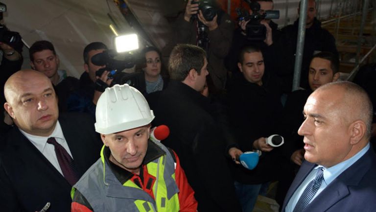 Бойко Борисов и Красен Кралев инспектираха ремонта на ДКС във Варна