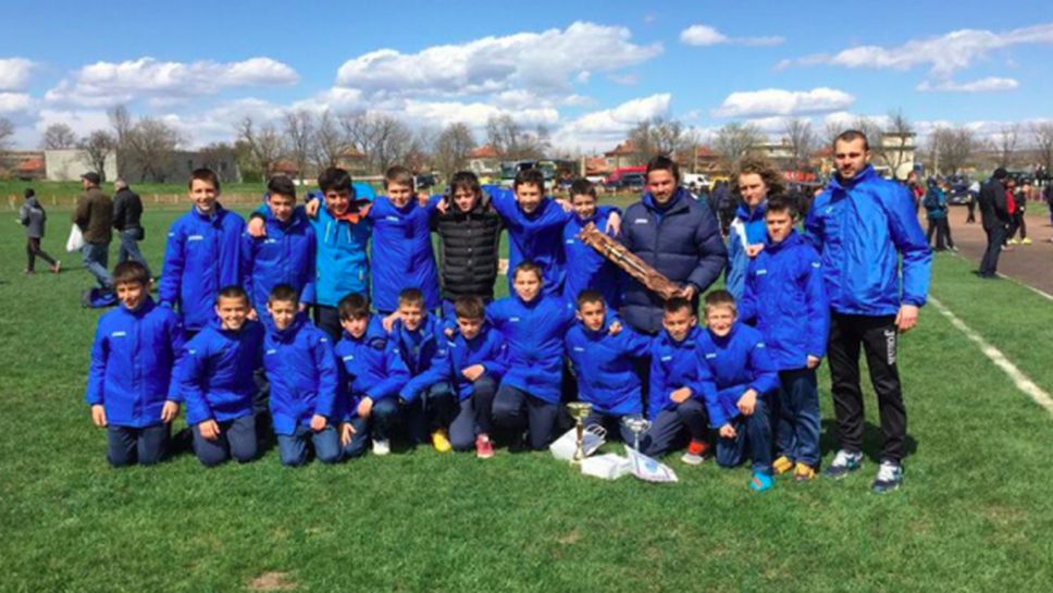 Децата на Левски спечелиха турнир в Чирпан