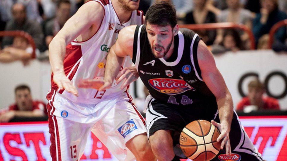 Деян Иванов с 18 точки при загуба на Казерта