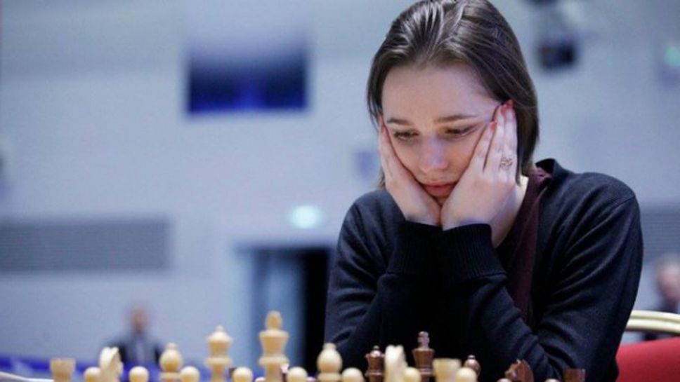 Световната шампионка Мария Музичук се завърна в Украйна и бе наградена