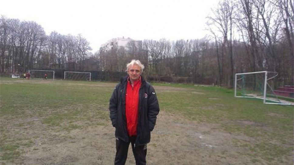 Бившият национал и шампион с ЦСКА Кирил Метков: Счупиха ми крака и намразих футбола