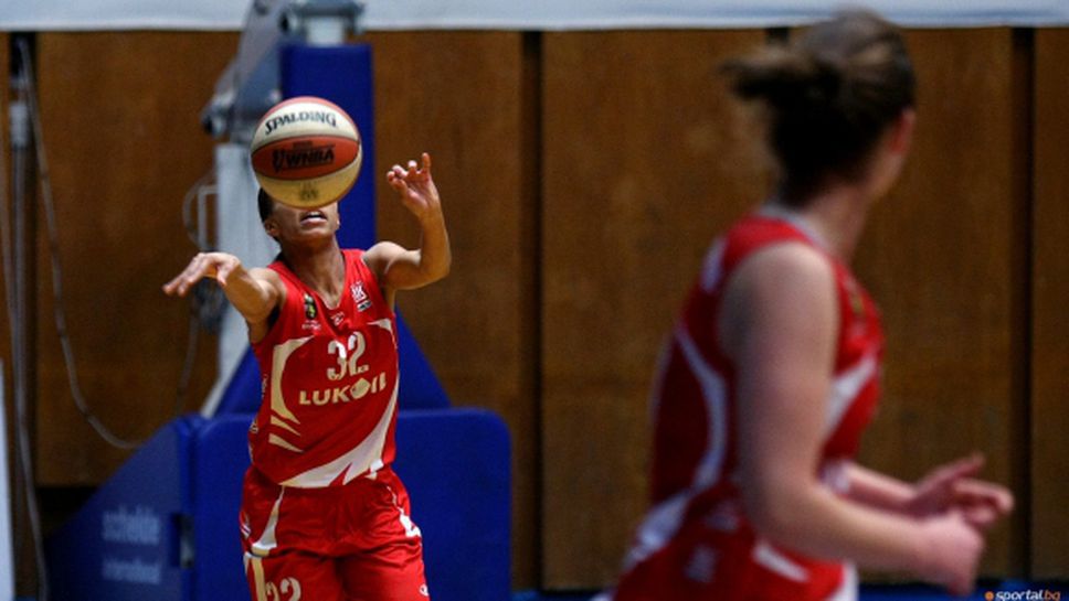 Нефтохимик е на победа от класиране за финал