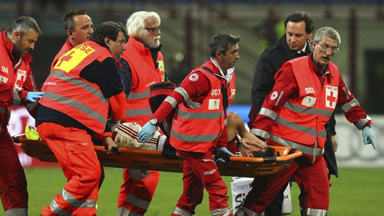 Нападател на Милан се размина с тежка травма