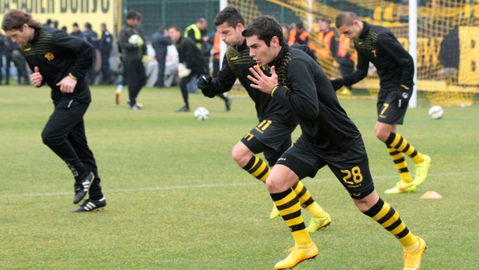 Само Инез пропусна днешната тренировка на Ботев