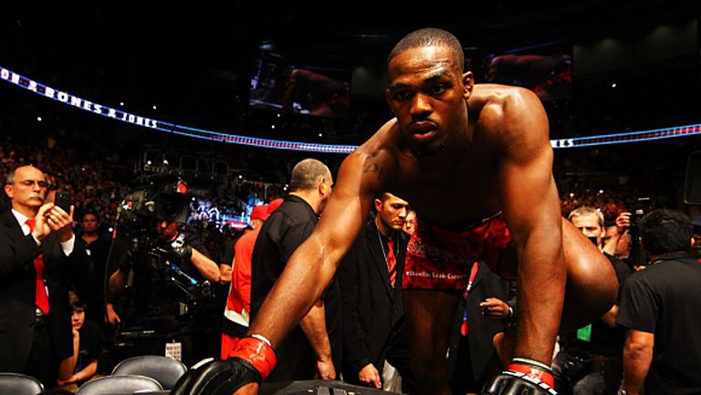 Защо шампионът в полу-тежката категория на UFC – Джон Джоунс е все още бял колан по Бразилско Джу Джицу