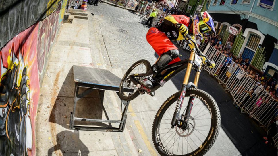 Зрелищно шоу с велосипеди превзема улиците на Велико Търново