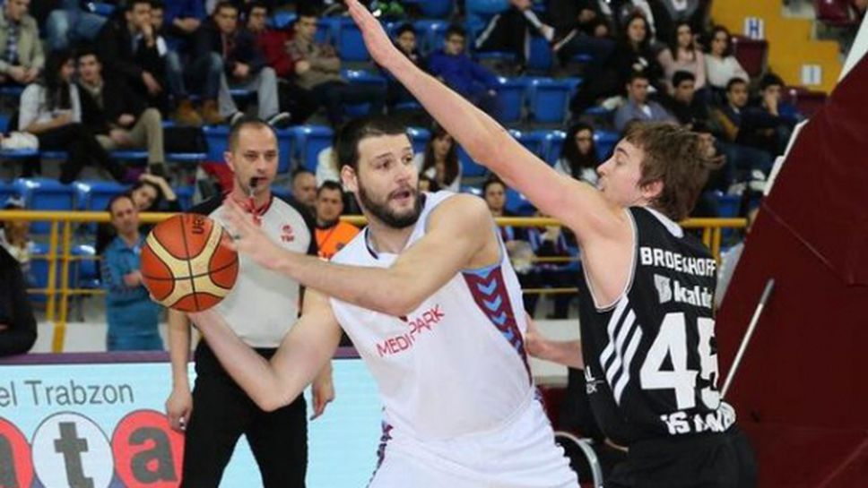 Калоян Иванов с 11 точки и 9 борби при победа на Трабзонспор