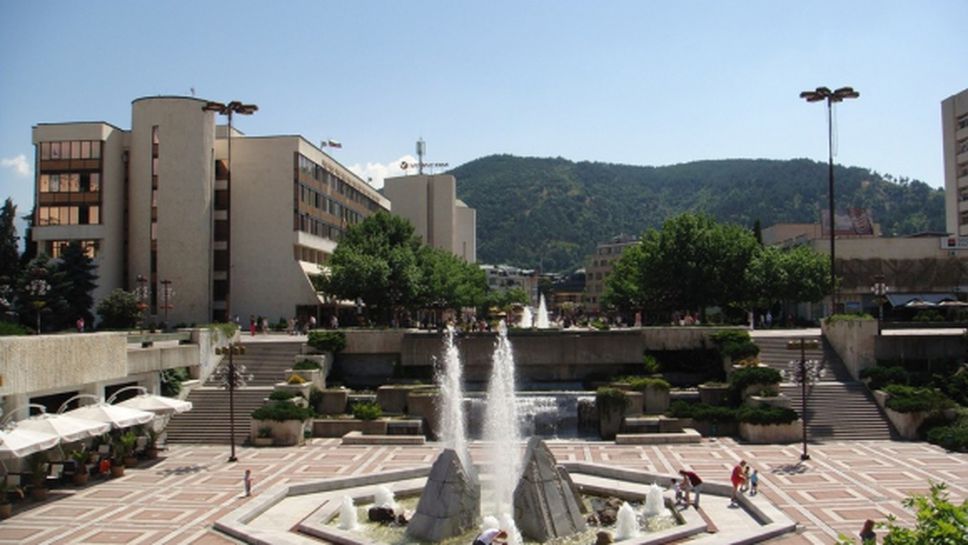 В Благоевград се състоя колоездачна обиколка под наслов "Спорт - бъди независим"