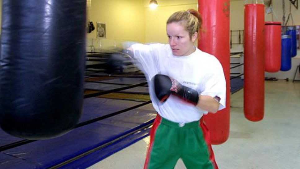 Русата Галя ще боксира за временната световна титла в "петел" утре във Враца