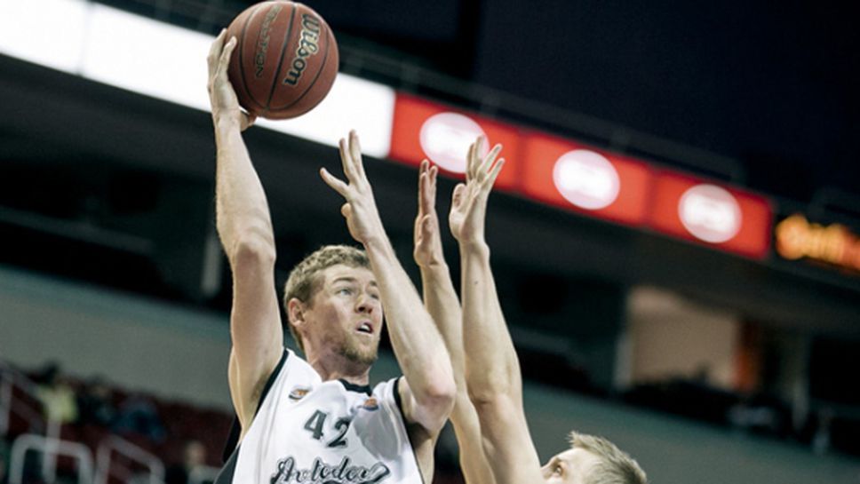 Травис Питърсън остава в Русия и догодина