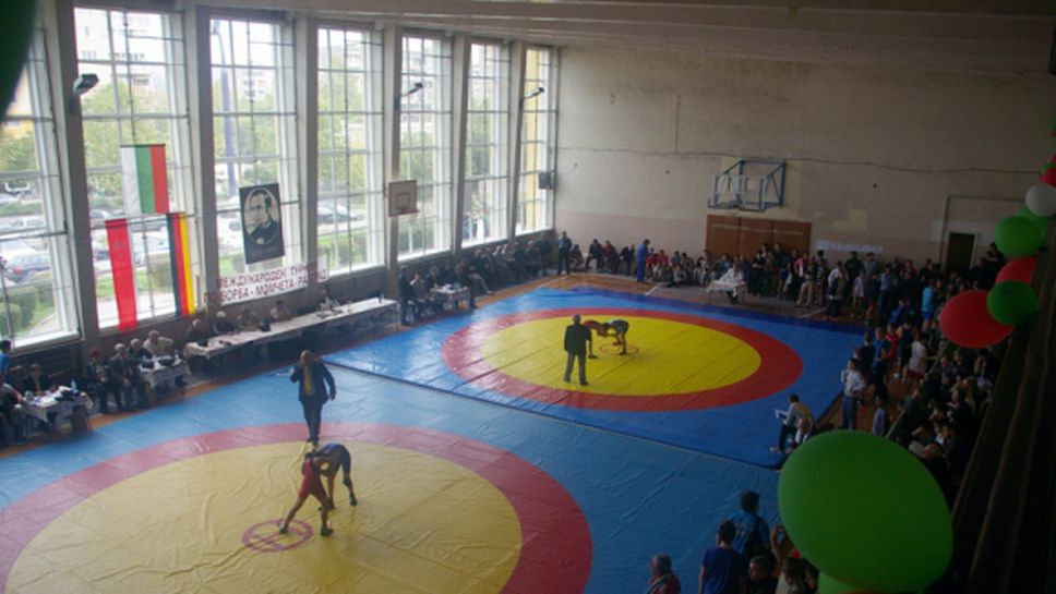 Три медала за България от турнира по борба "Македонски бисер"