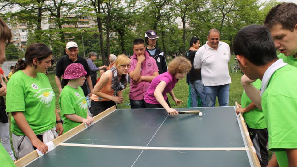 80 деца празнуваха Международния ден на крикета на маса в София