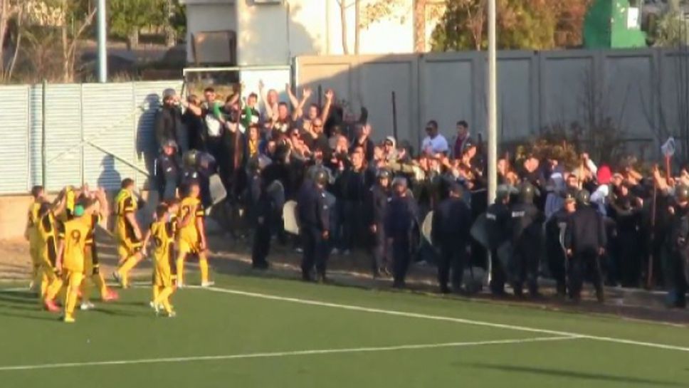 Фенове и футболисти на Ботев отпразнуваха победата над Локо в дербито на 17 годишните