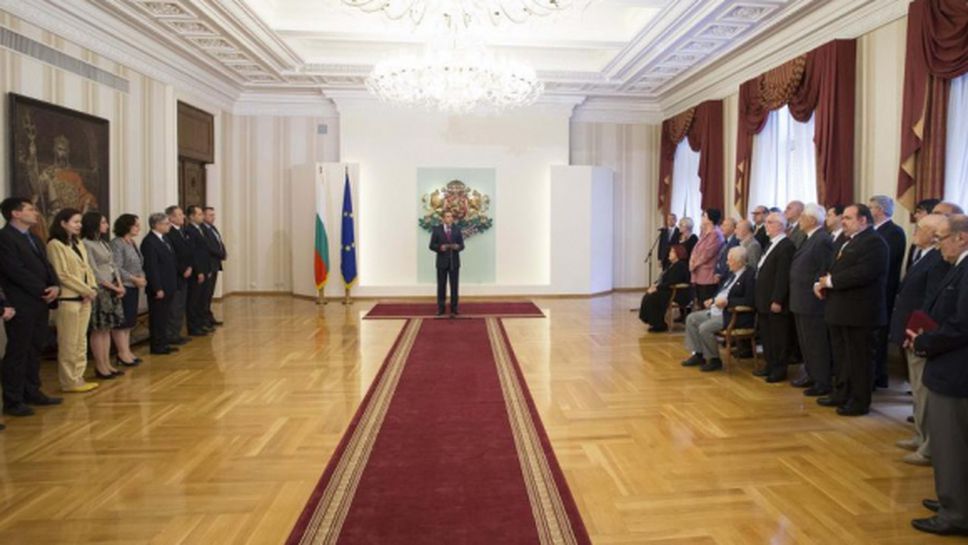 Президентът Росен Плевнелиев връчи медал "За заслуга" на Иван Иванов
