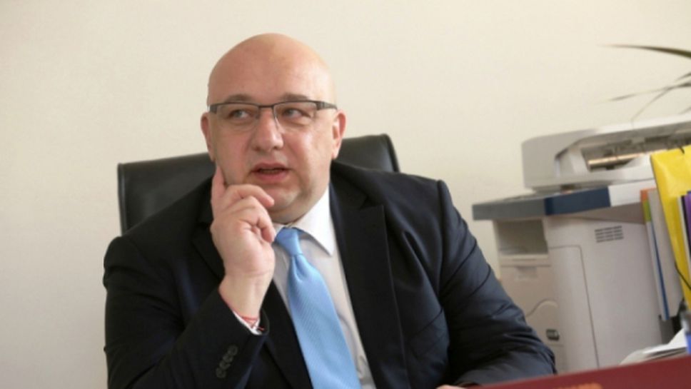 Кралев: Трябва трайно да решим проблема със спортните бази