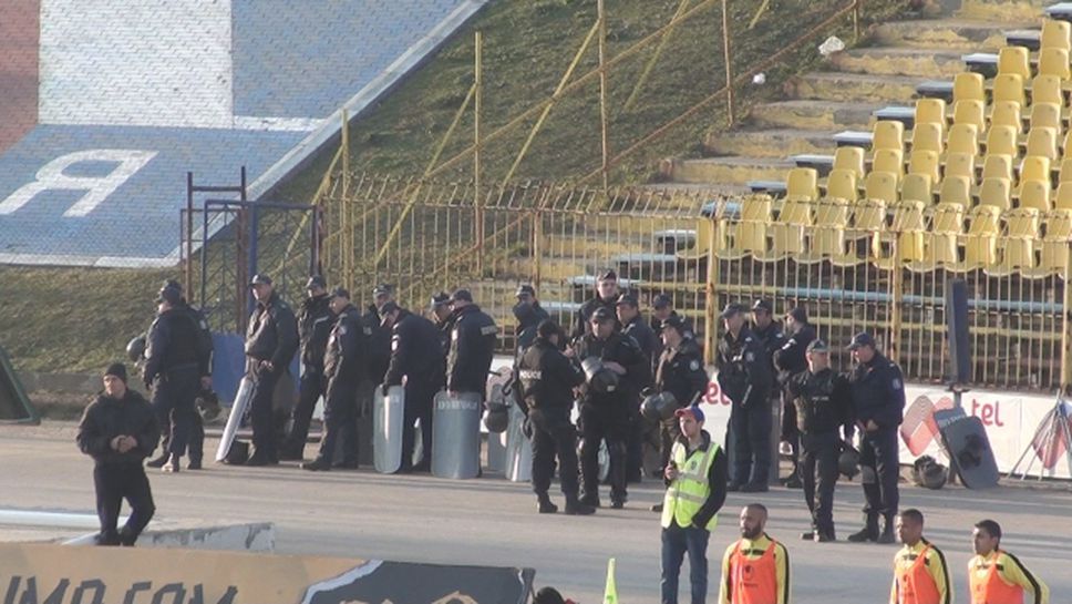Засилено полицейско присъствие на Левски - Ботев