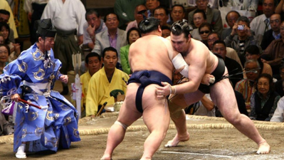 Котоошу срещу Кайсей в първия кръг в Осака