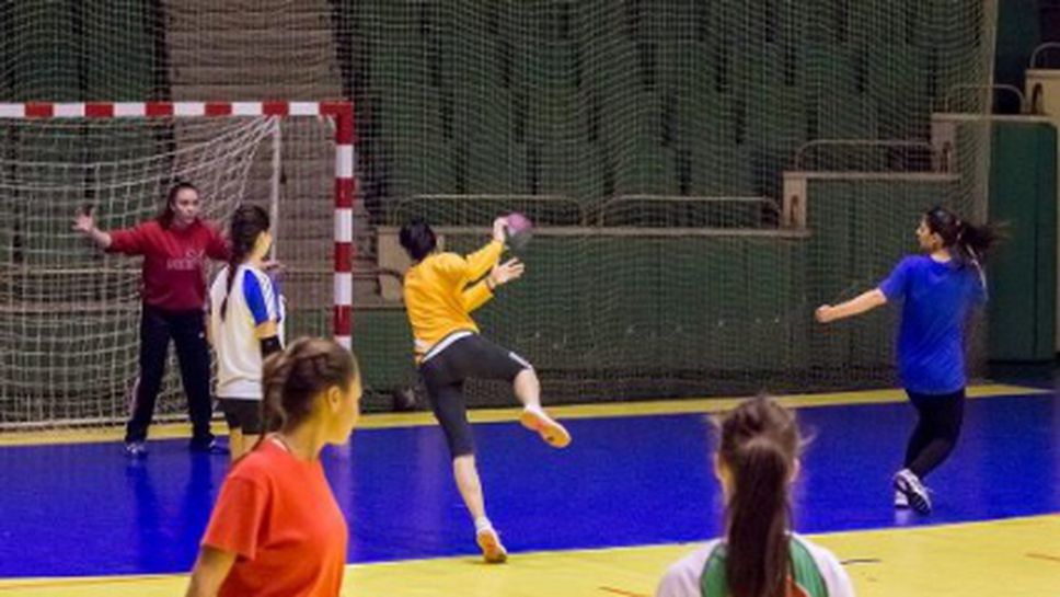 Фаворитите се класираха за 1/2-финалите на Купата на България по хандбал за жени