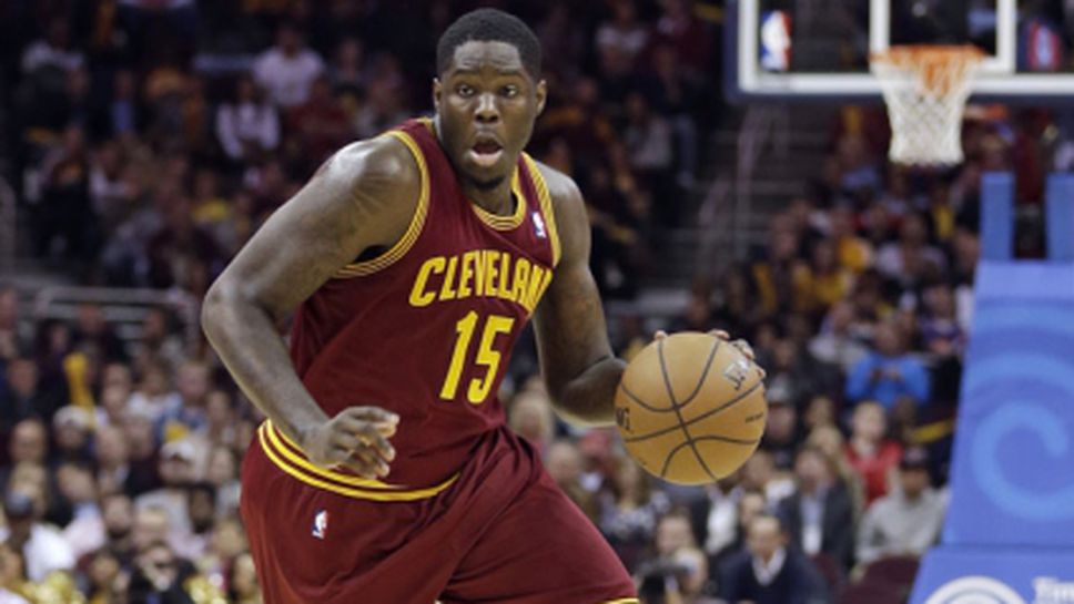 Бенет пропуска три седмици заради травма в коляното