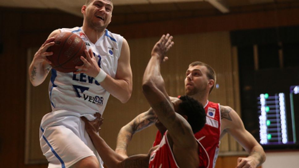 Левски си тръгна като победител от Куманово