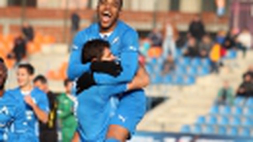 Левски победи Нефтохимик и ще зимува трети