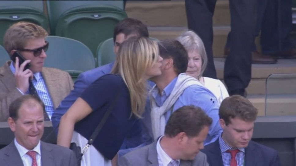 Целувка между Маша и родителите на Гришо