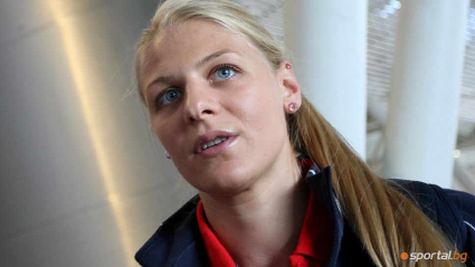 Страши Филипова: Златките и плеймейтките са по-известни от мен!