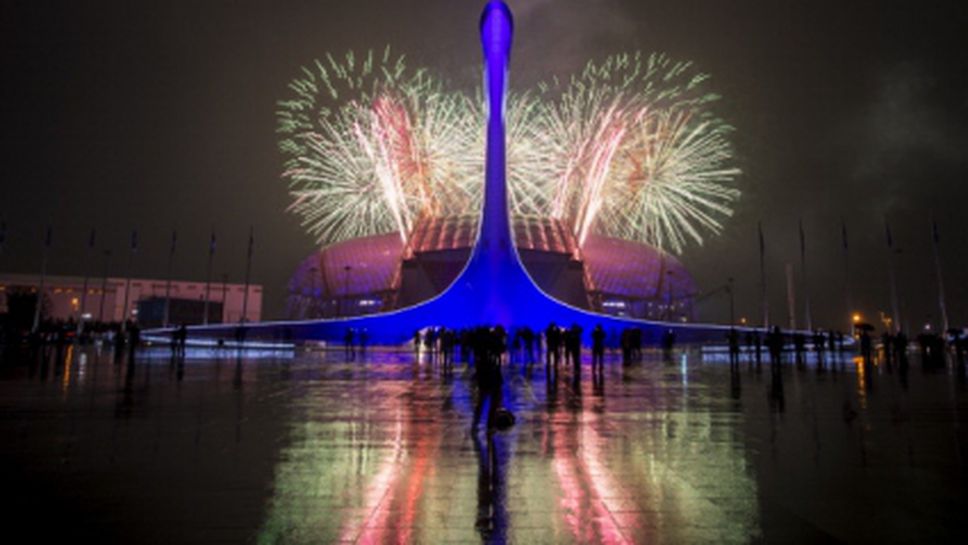 С грандиозен фойерверк закриха зимните параолимпийски игри в Сочи