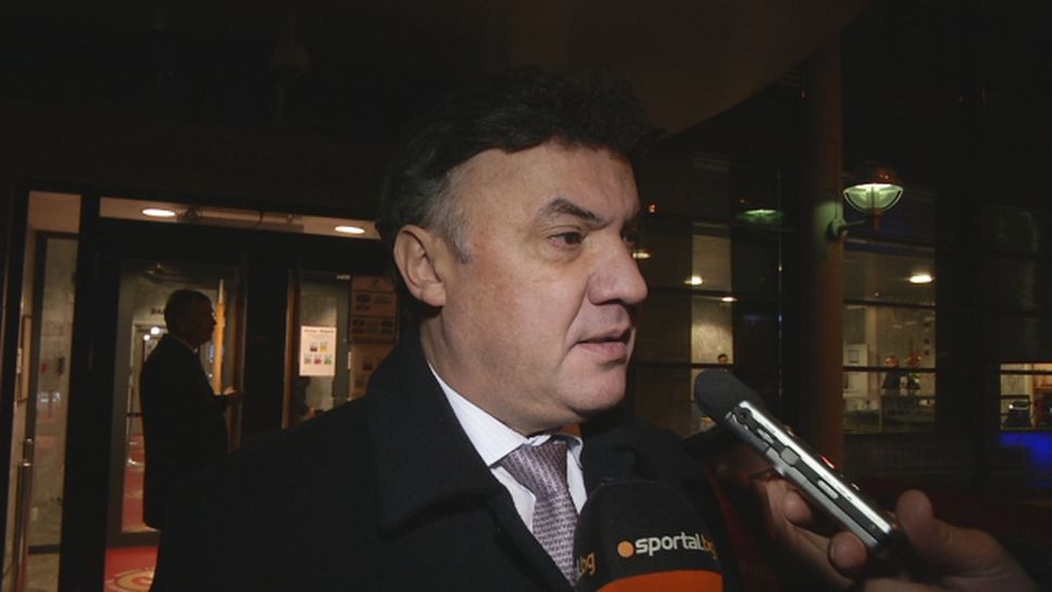 Боби Михайлов не гарантира, че Пенев остава селекционер