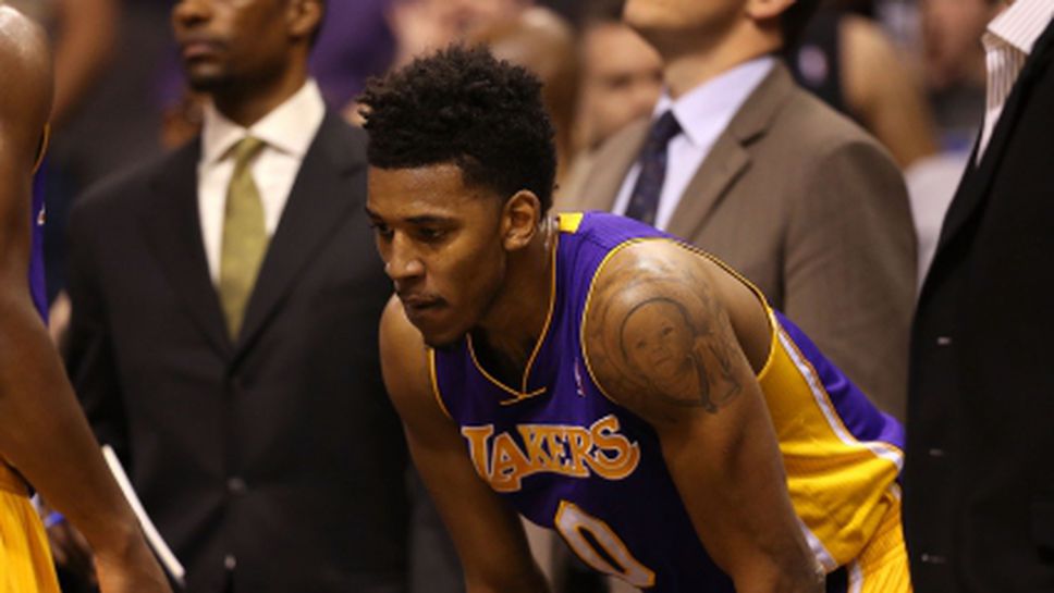 Баскетболист обран по време на мач