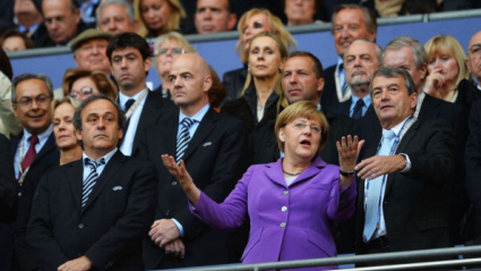 Меркел ще гледа Германия - Португалия на Мондиала