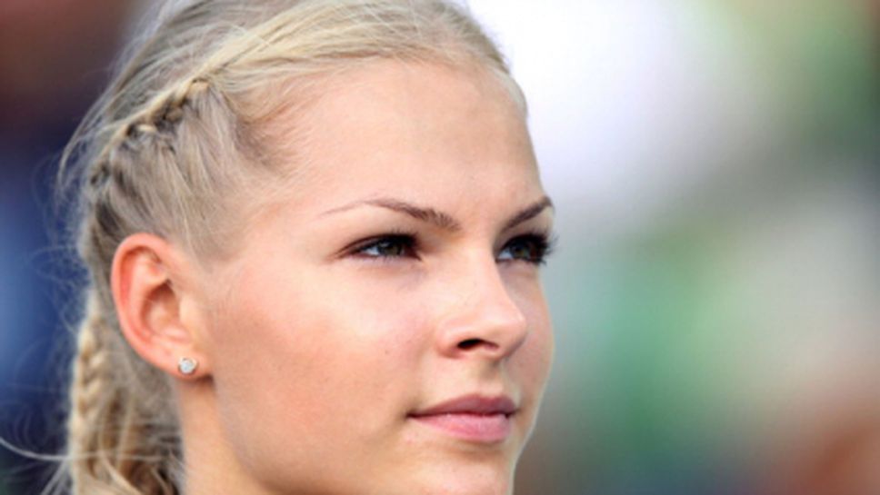 Клишина отново обра точките със сексапилна визия